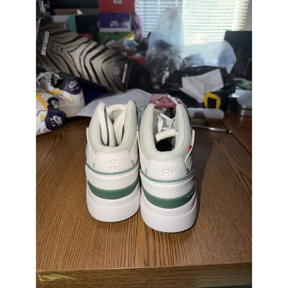 Athletic_Shoes